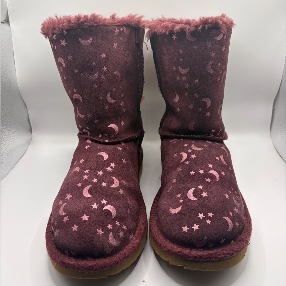 Gently used girls Sz 3 US and Sz 2 UK burgundy Ugg Boots